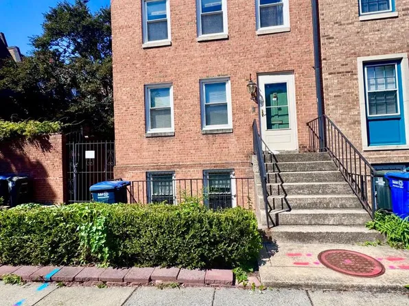 719 6th St SW, Washington, DC 20024