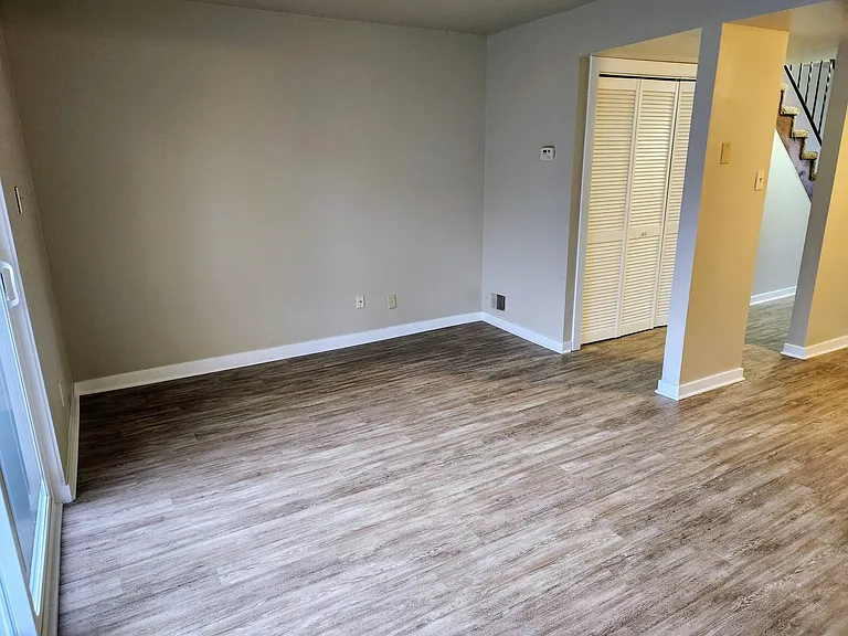 112 S Jackson Blvd — Photo 4