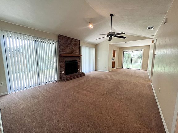3rd image of 831 NW 11th Ave