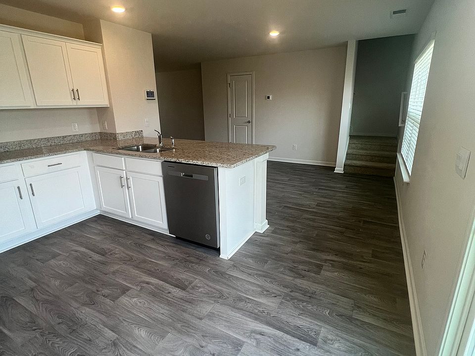 にとち 591 Tochi Ct, Winston Salem, NC 27105 | Zillow