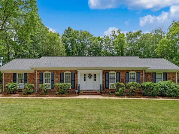 1702 Pennrose Dr, Reidsville, NC 27320