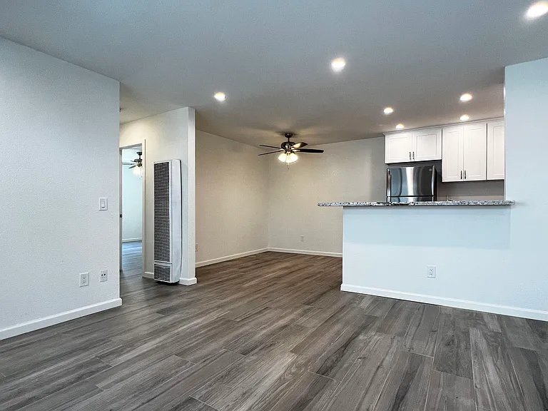 Florida Street Apartments — Photo 26