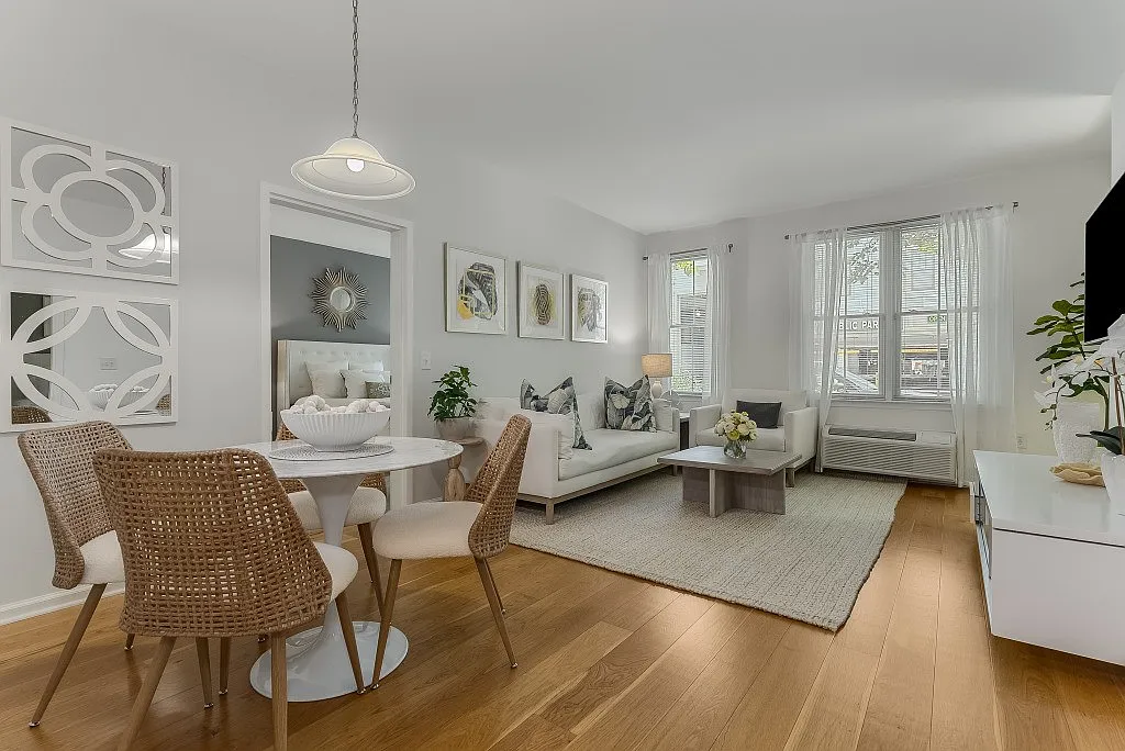 Pier Village Apartments — Photo 1