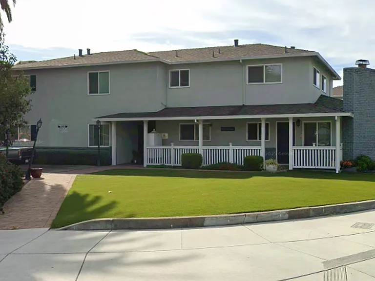 1895 The Alameda — Photo 1
