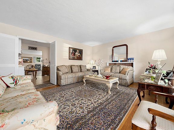 4th image of 3255 Saint Mathews Dr