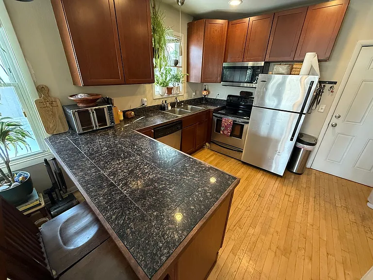 1118 E. Kane Pl. — Photo 3