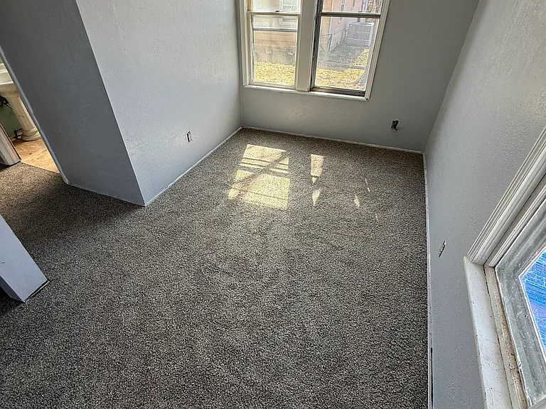 101 S Allen Ave — Photo 3