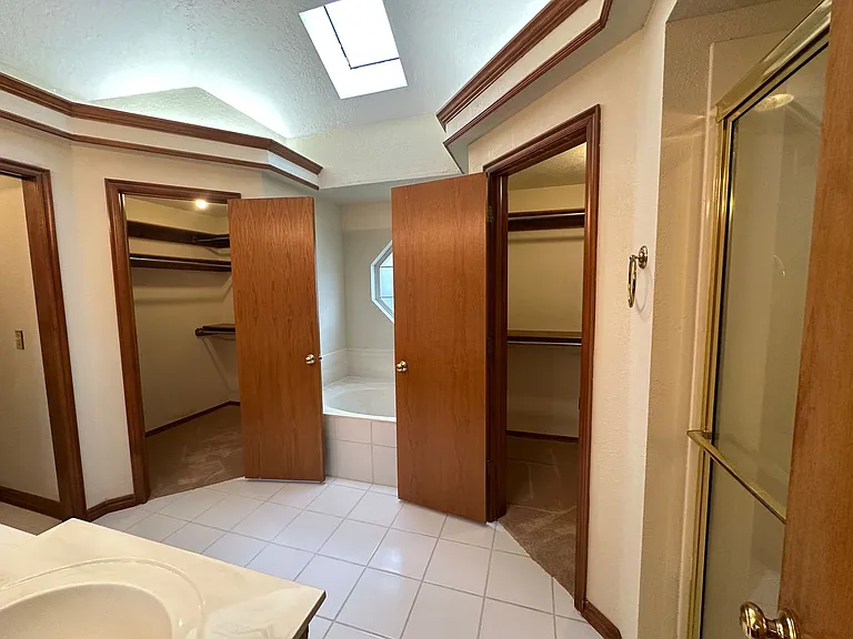 5524 Woodmont Dr — Photo 45