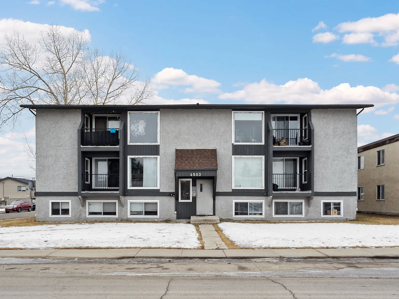 One Apartment in Bowness with Parking CIP158 — Photo 1