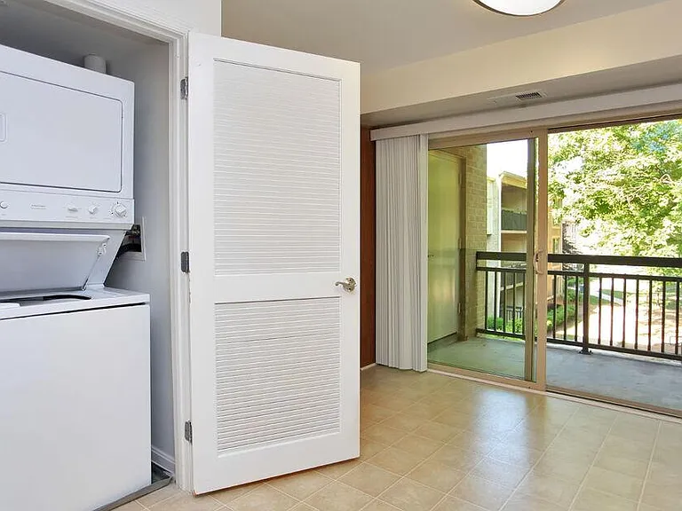 7 McCausland Pl — Photo 21
