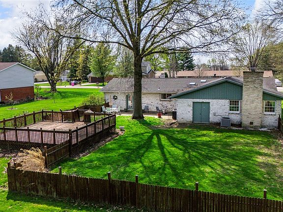 3rd image of 885 Michaels Rd