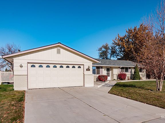 2nd image of 638 W Lawndale Dr