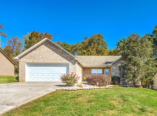 710 Drakewood Ln, Knoxville, TN 37924
