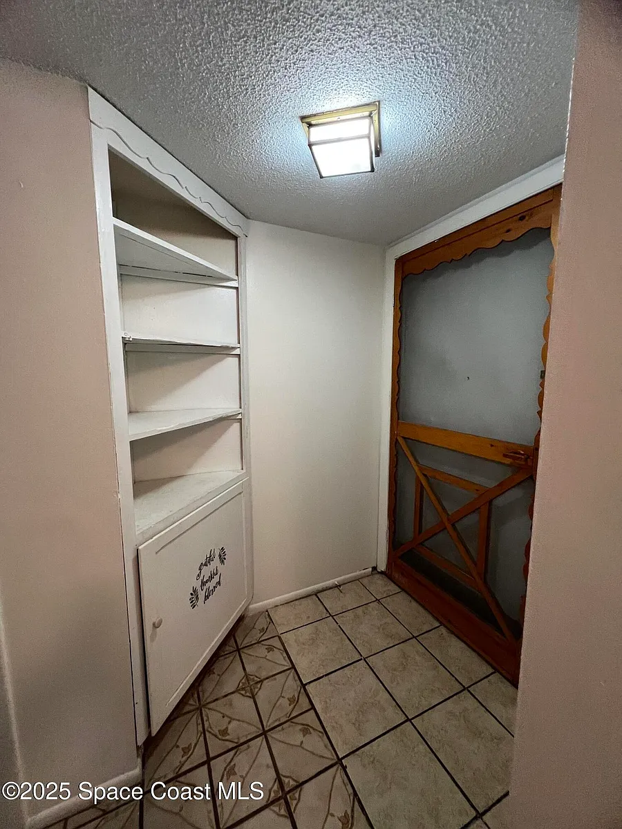 Building Photo - 190 E Olmstead Dr #H1
