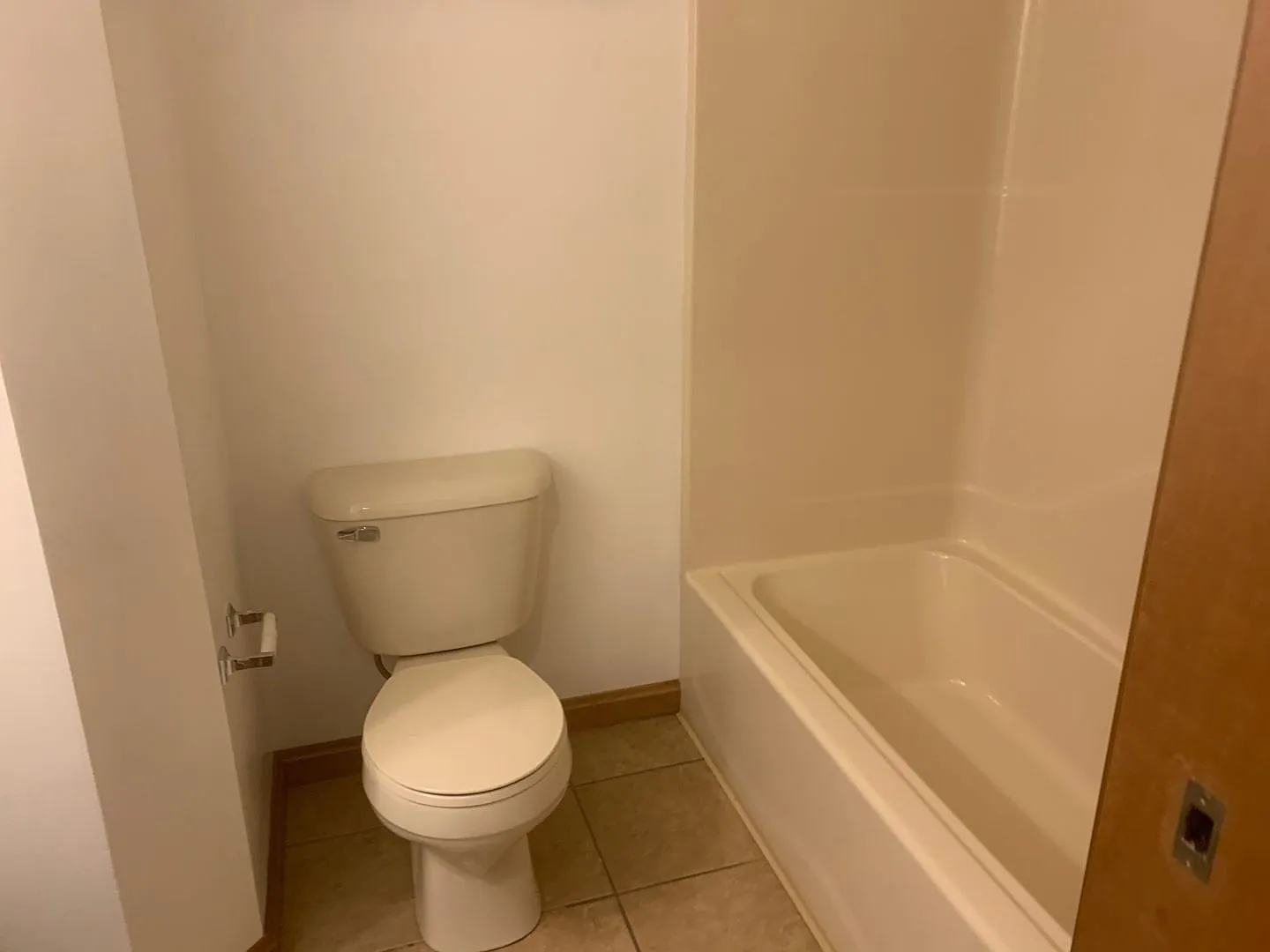 3 Bedroom 2 Bathroom Townhome — Photo 3