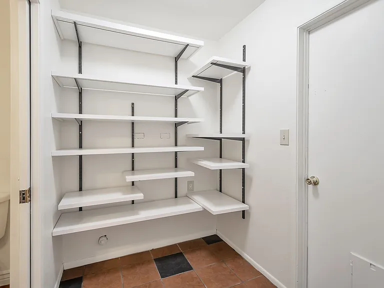 1633 E La Jolla Dr — Photo 32