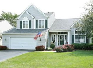 165 Lake Dr S, Algonquin, IL 60102