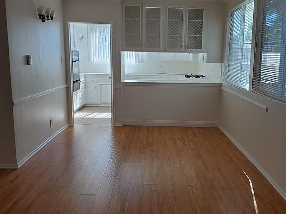 4th image of 15061 Archwood St #394590094