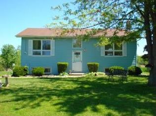 12108 Chamberlain Rd, Mantua, OH 44255