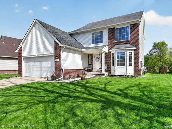 33512 Sand Piper Dr, Romulus, MI 48174