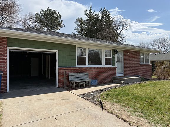 3rd image of 1831 Sunny Hill Rd