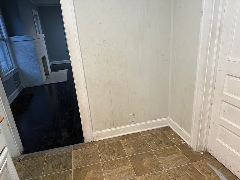 5421 Wabash Ave — Photo 3