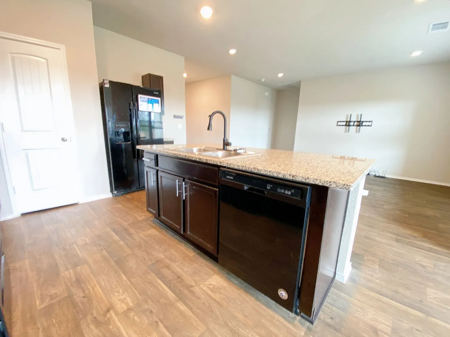 Charming & Spacious 4BR/3BA Home in Forest Bluff Modern Living Near Tesla & Downtown! — Photo 3