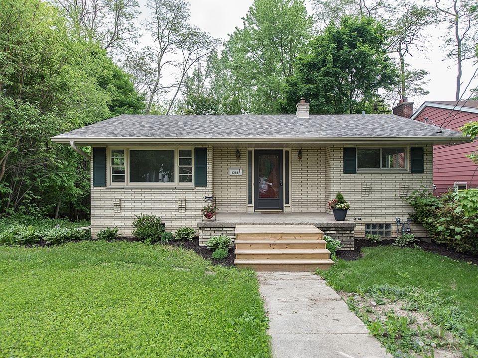 1st image of 1355 Eastview Dr