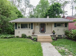 1355 Eastview Dr, Waukegan, IL 60085