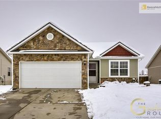 4721 SW Davis Dr, Lees Summit, MO 64083