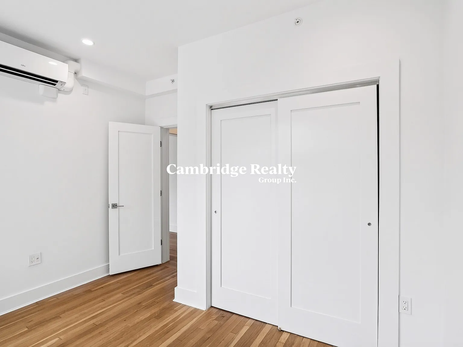 2 bed, 1.0 bath, 870 sqft, $3,895 — Photo 4