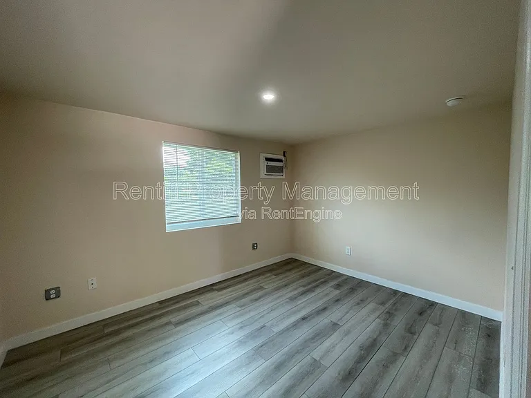 101 3rd St #2 — Photo 6