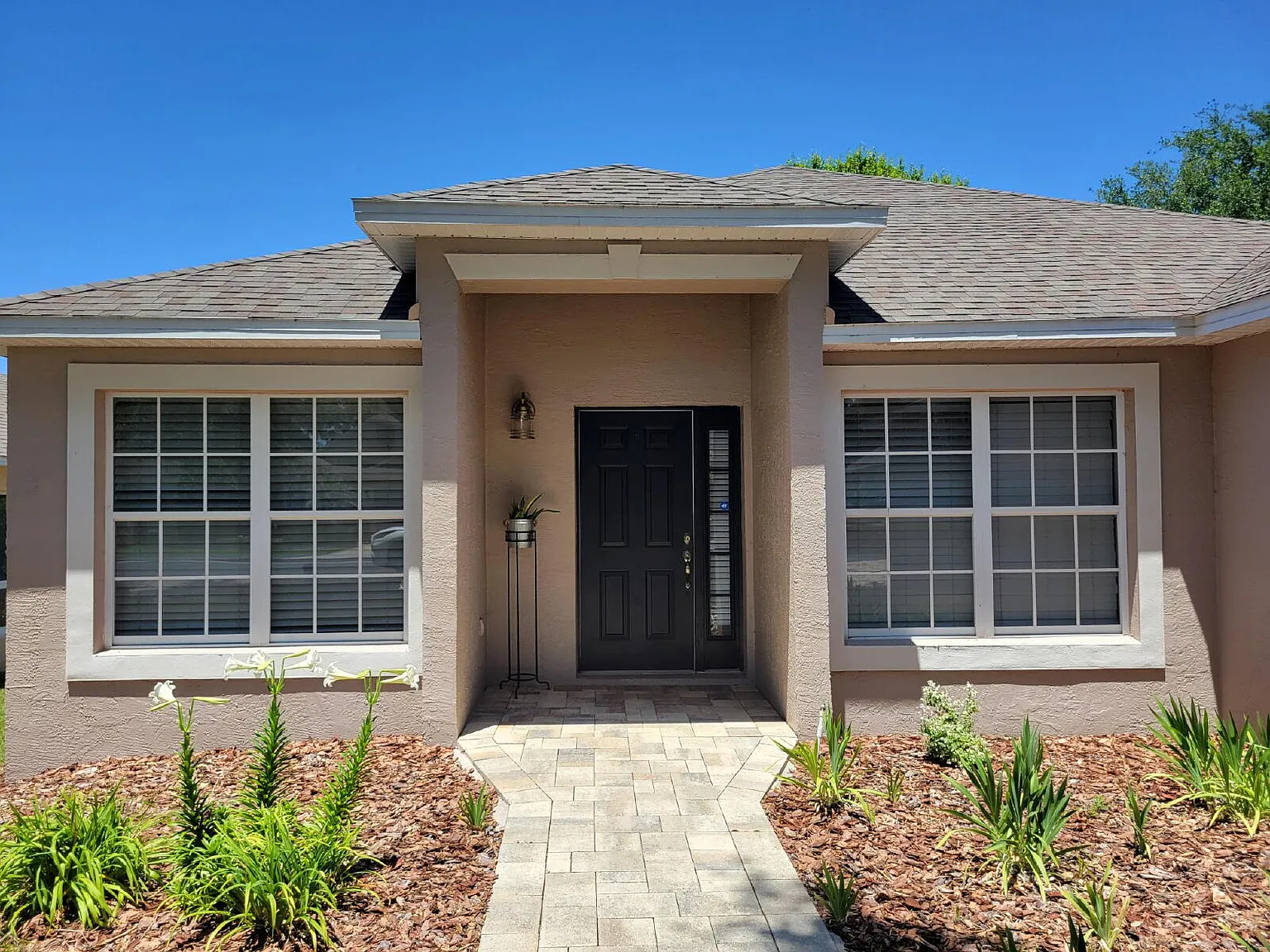 2 bed, 2.0 bath, 1334 sqft, $2,200 — Photo 2