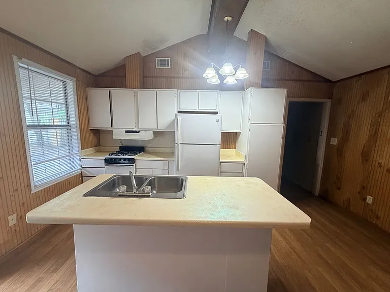 1706 Azalea Dr #637-D — Photo 3