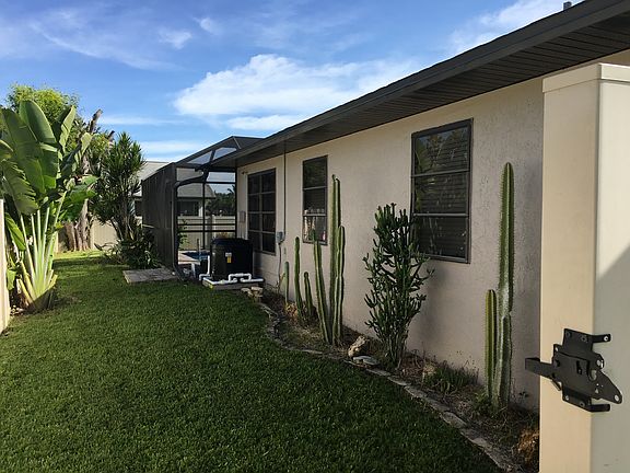4th image of 2133 SW 40th Ter