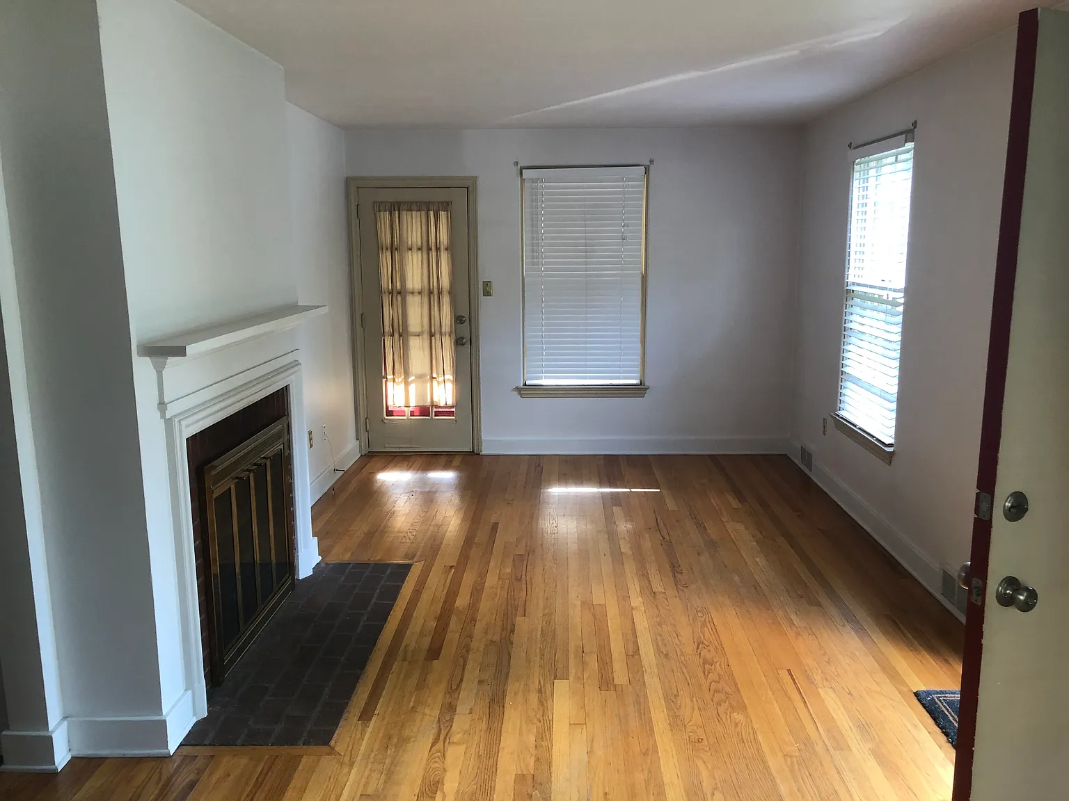 3 bed, 1.5 bath, 1836 sqft, $3,150 — Photo 3