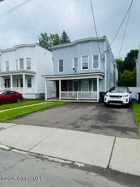 3rd image of 527 Pawling Avenue