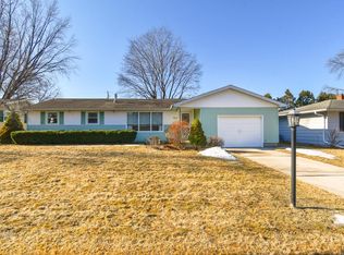 2022 Fern Ln, Green Bay, WI 54302