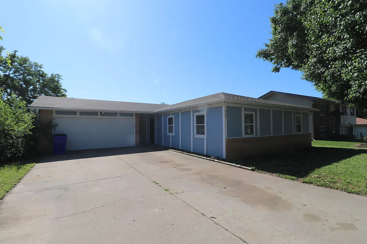 Building Photo - 1503 Shamrock St