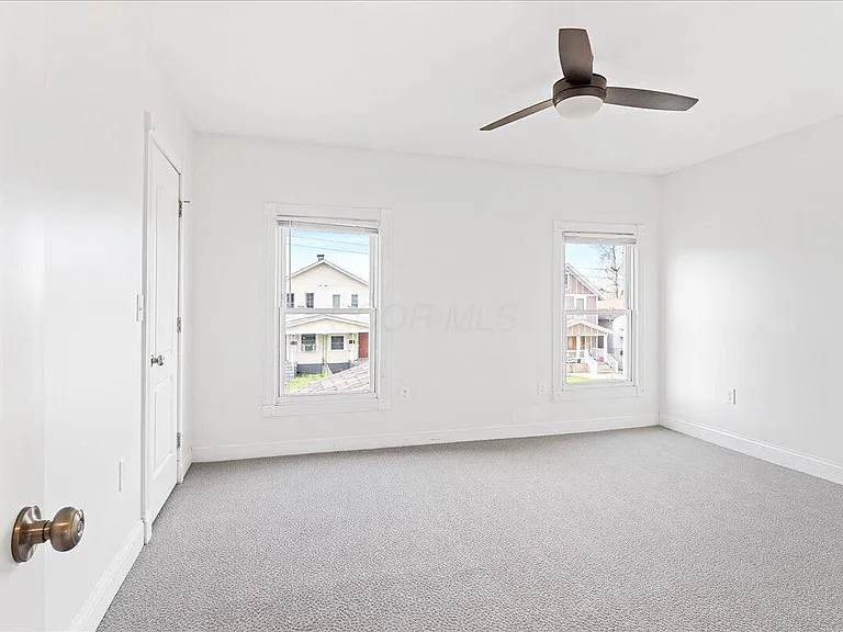 866 E Starr Ave — Photo 17