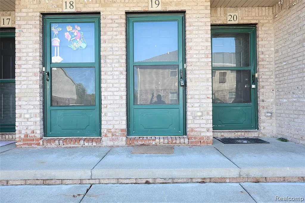 2 bed, 2.0 bath, 1116 sqft, $1,400 — Photo 2