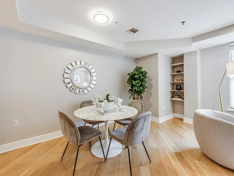 1100 Clinton St #101 — Photo 8