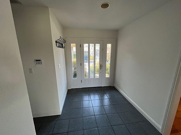 4th image of 373 Birchwood Dr
