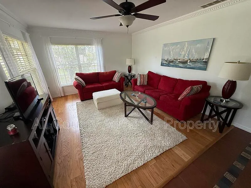 2 bed, 2.0 bath, 1035 sqft, $1,900 — Photo 4