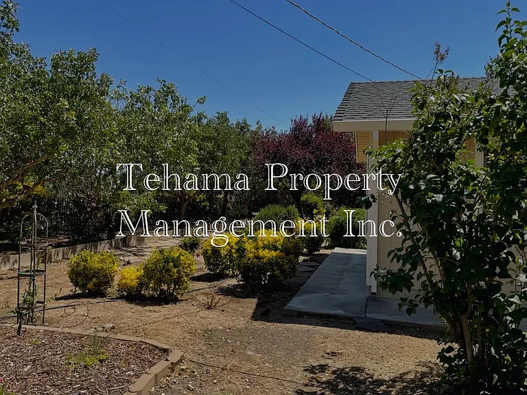 23353 Hamilton Ave — Photo 14