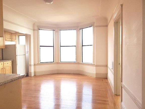 2nd image of 2120 Clement St APT 4
