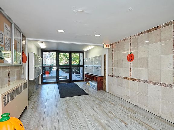 2nd image of 2115 W Farwell Ave APT 202