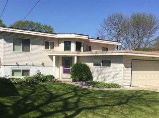 80 Berkshire Rd, Waterloo, IA 50701