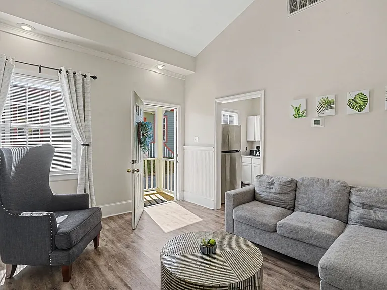 552 - 554 E Macon St — Photo 5
