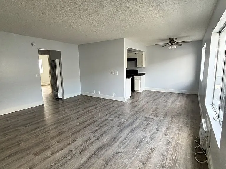 2649 Marengo St — Photo 29